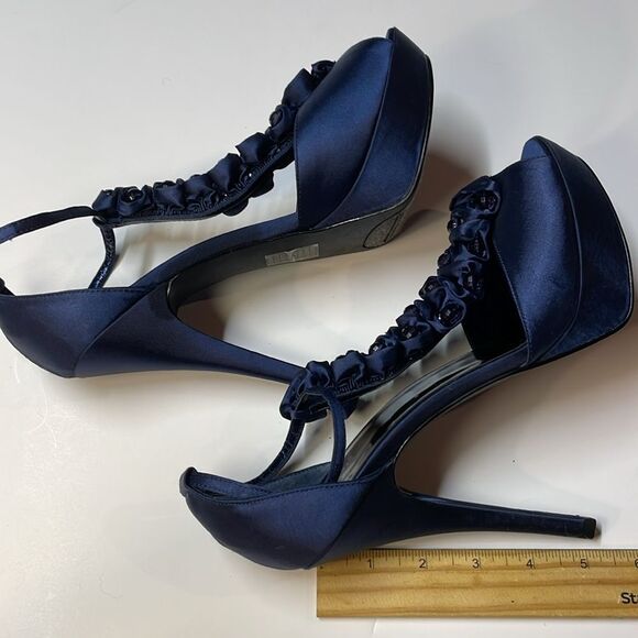 Bakers Elegant Satin Platform High Heel Pump Ruffled Detail Dress Womens Sz 10 - Picture 10 of 11